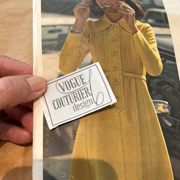 VOGUE COUTURIER DESIGN Pattern by BELINDA BELLVILLE. - Picture 2 of 13